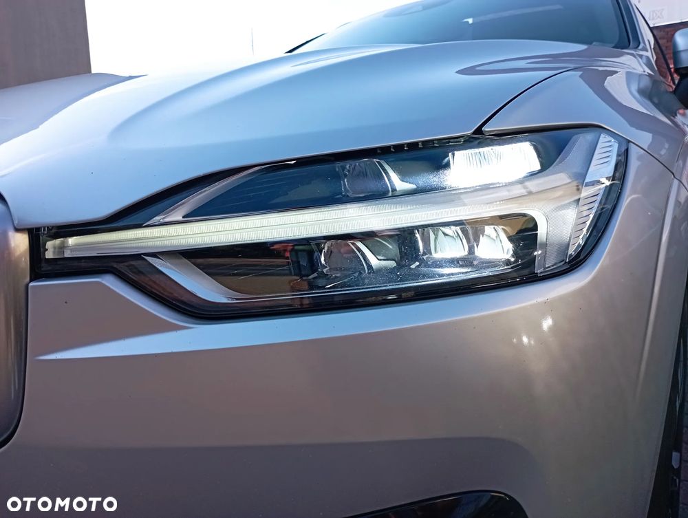 Volvo XC 60 D5 AWD R-Design - 29