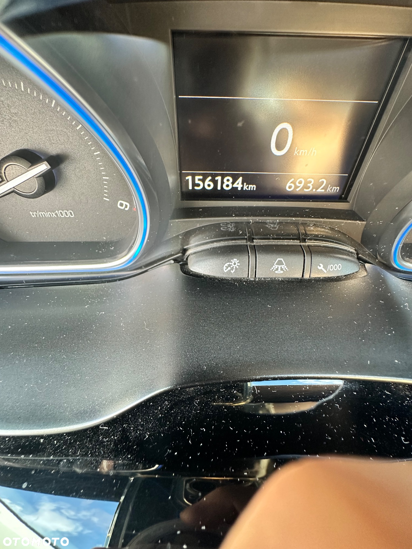 Peugeot 2008 1.6 e-HDi Allure S&S - 17