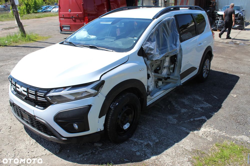 Dacia Jogger TCe 110 (7-Sitzer) Essential - 2