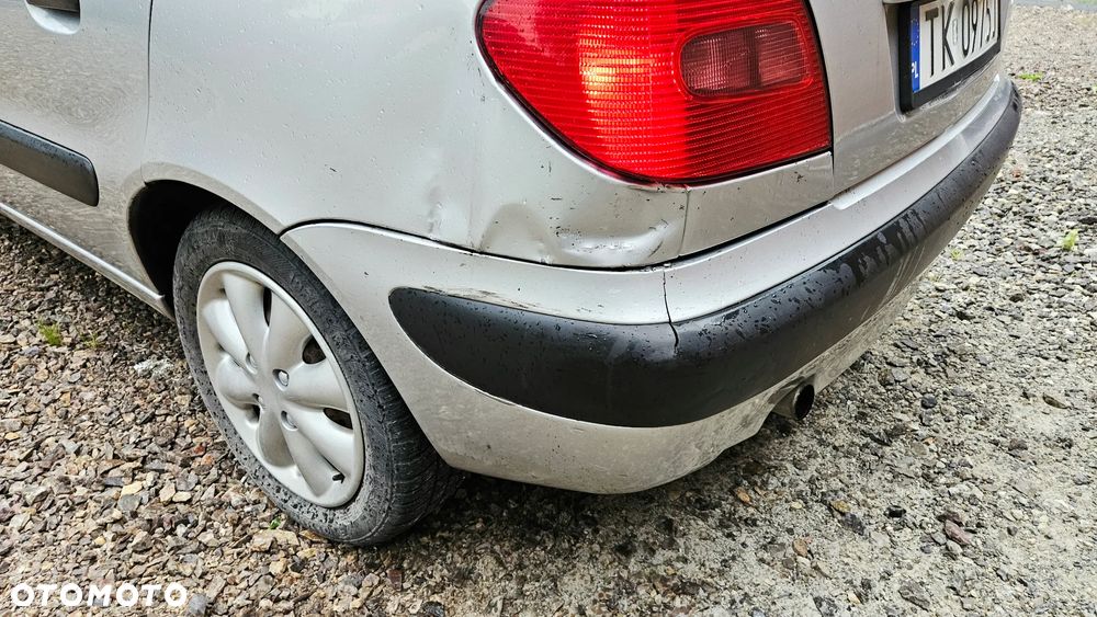 Citroën Xsara 1.6i SX - 17