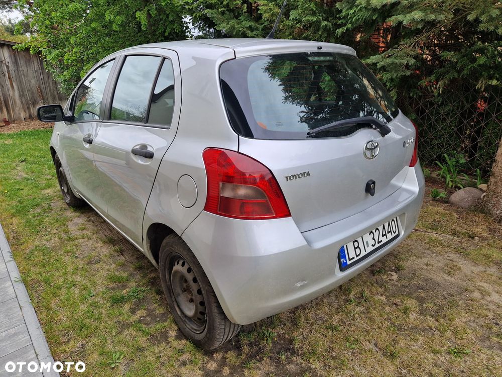 Toyota Yaris 1.3 Sol - 3