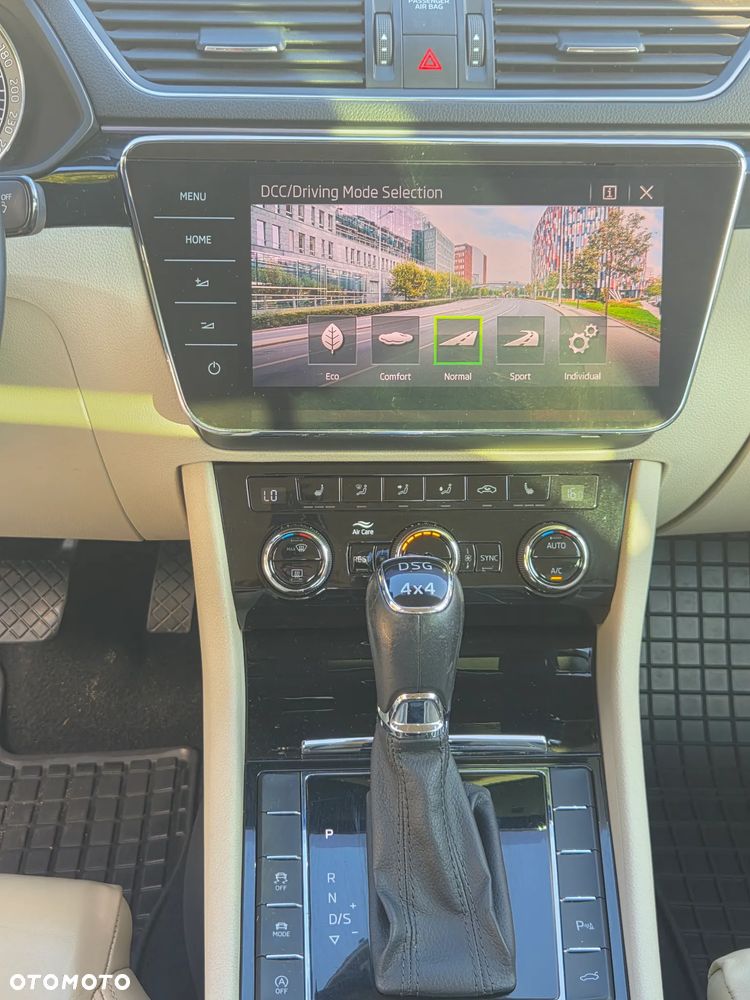 Skoda Superb 2.0 TDI 4x4 L&K DSG - 16
