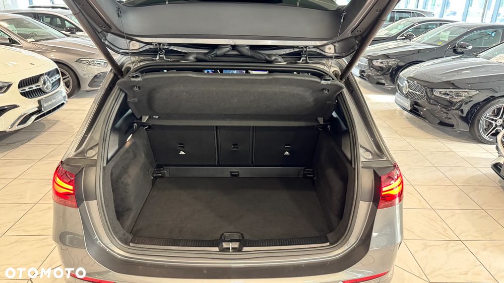 Mercedes-Benz Klasa B 220 4-Matic mHEV AMG Line 8G-DCT - 33