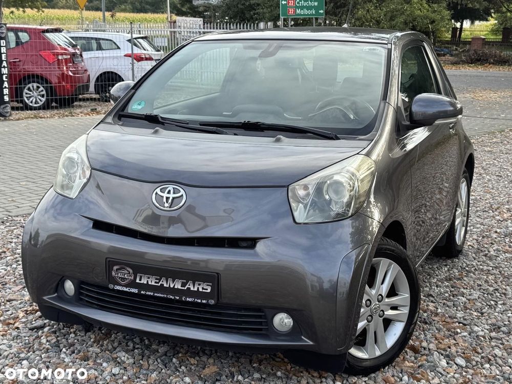 Toyota iQ