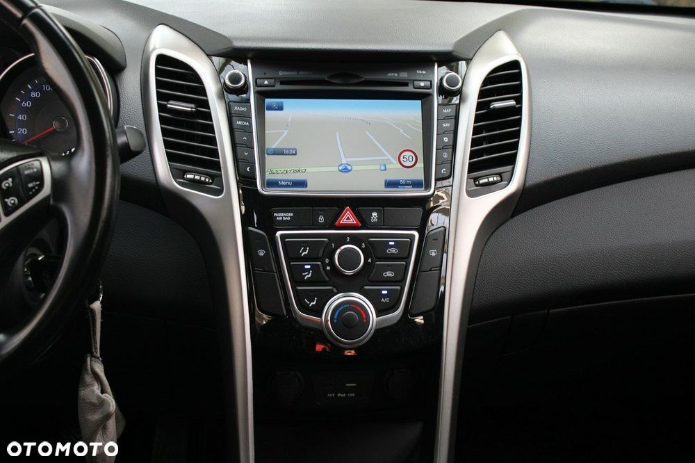 Hyundai i30 1.4 YES - 10