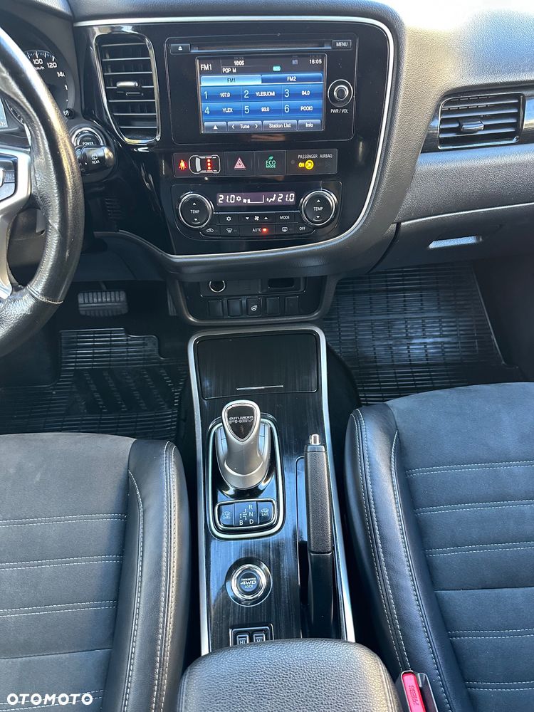 Mitsubishi Outlander - 26