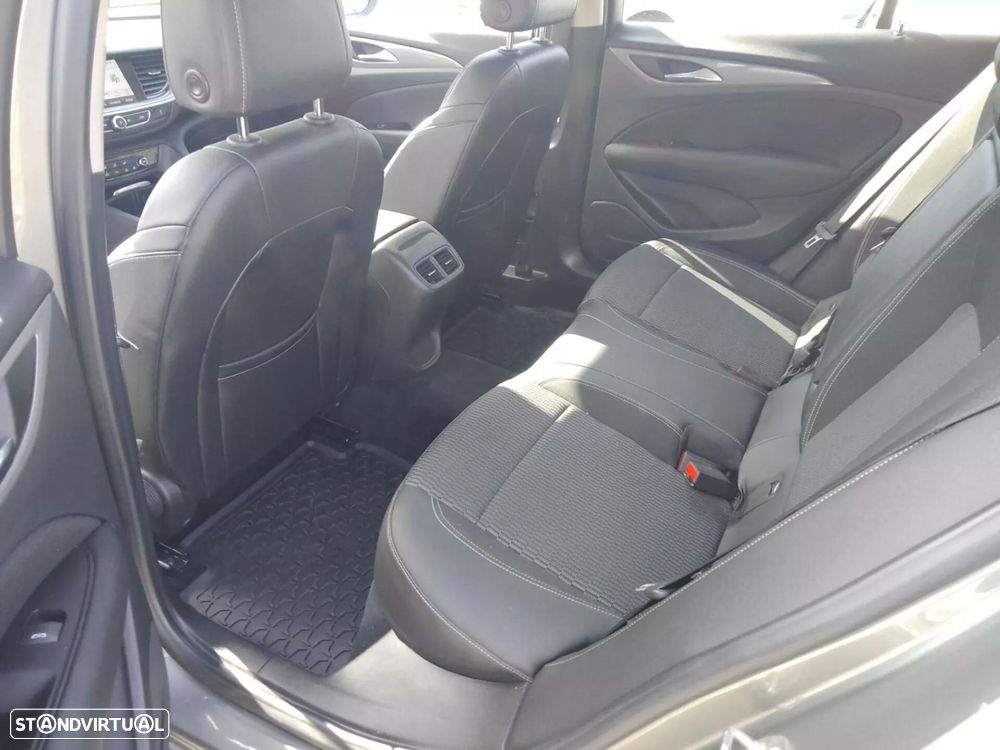 Opel Insignia Grand Sport - 32