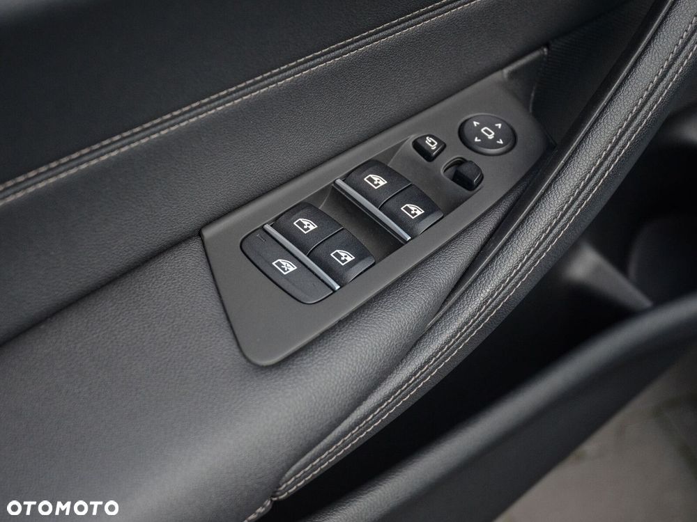 BMW Seria 5 518d mHEV - 19