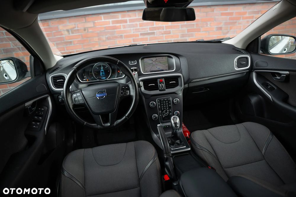 Volvo V40 Cross Country D3 Momentum - 25