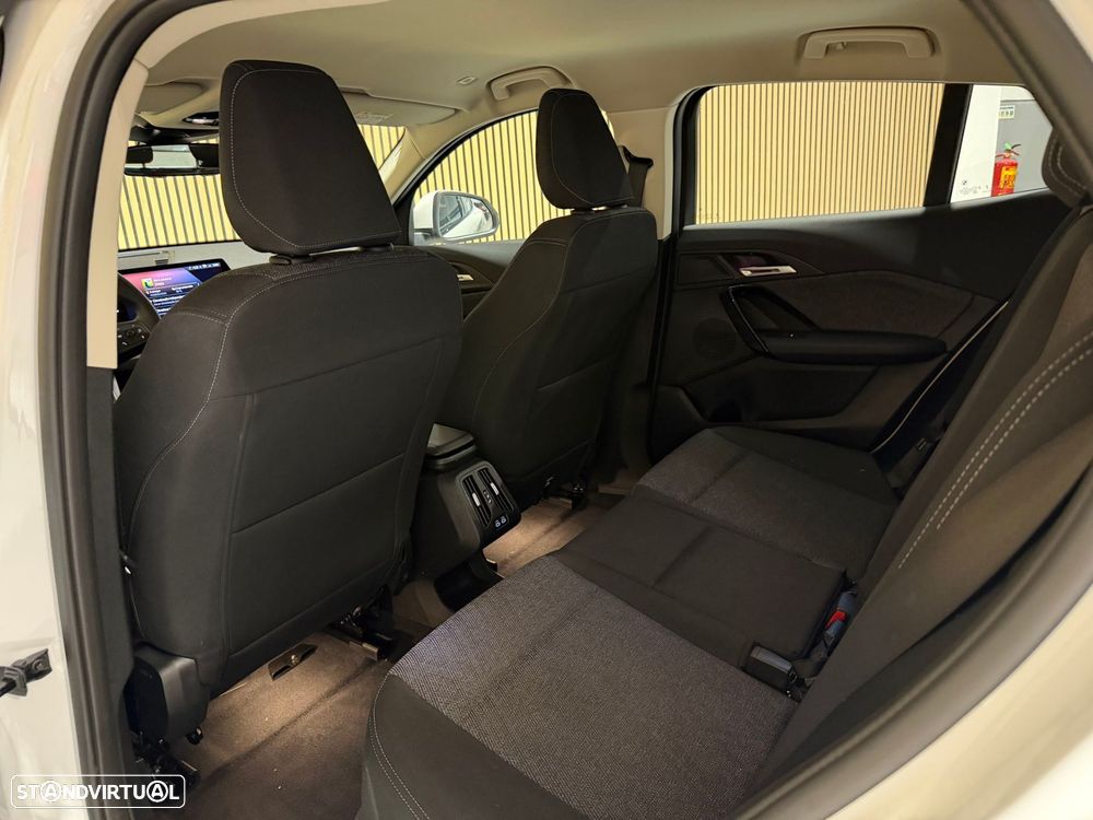 BMW iX2 eDrive20 - 33