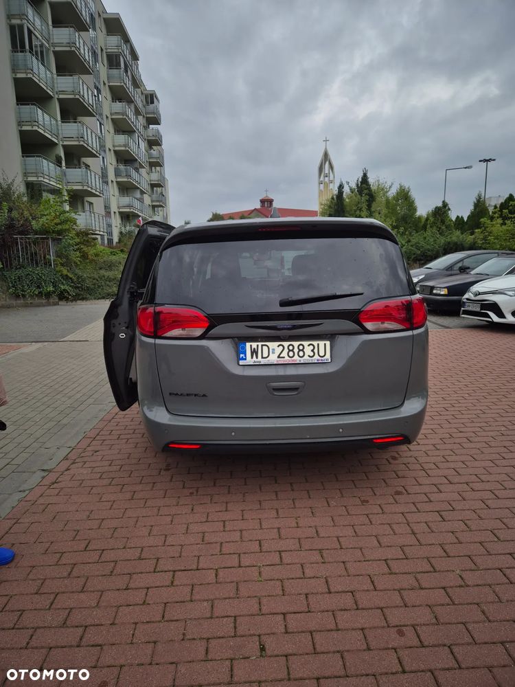 Chrysler Pacifica - 7