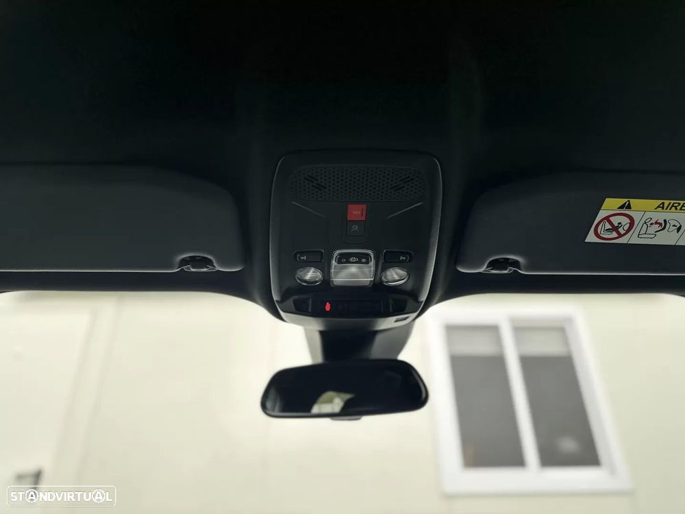 Peugeot 2008 Hybrid 145 e-DSC Allure - 37