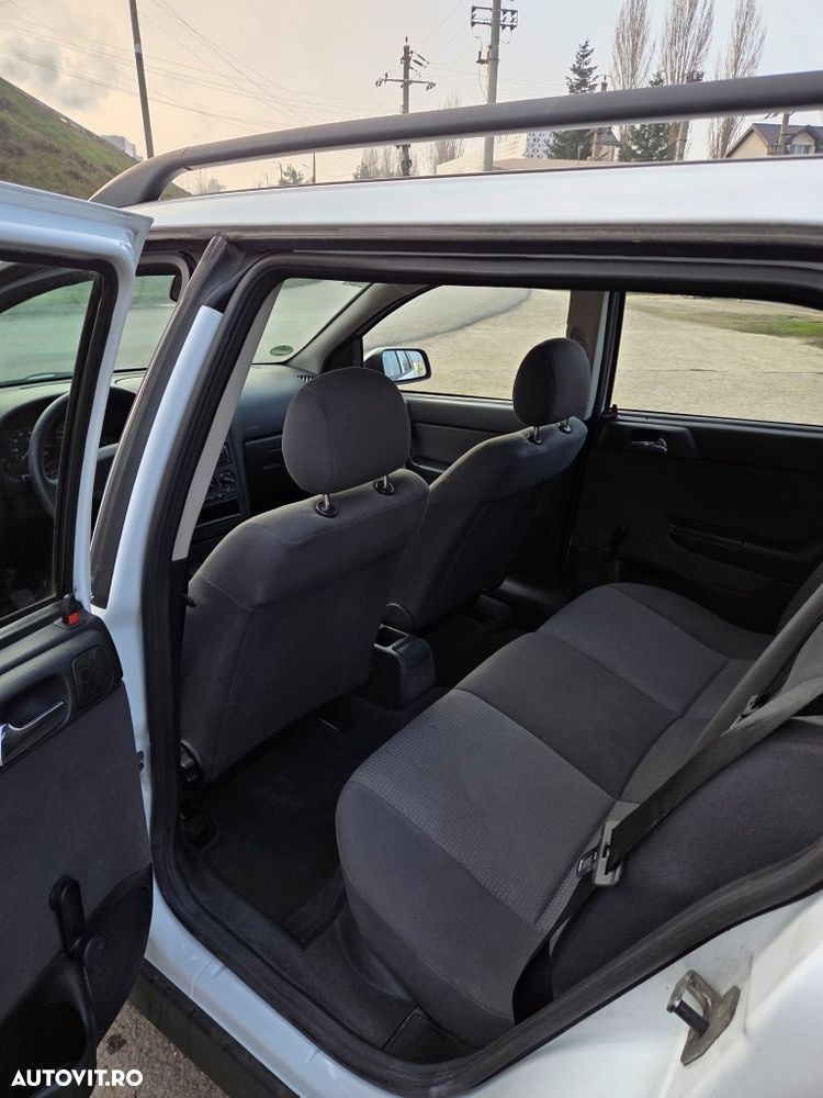 Opel Astra 1.4 Caravan - 16