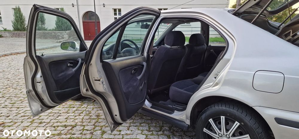 Honda Civic 1.4i S - 21