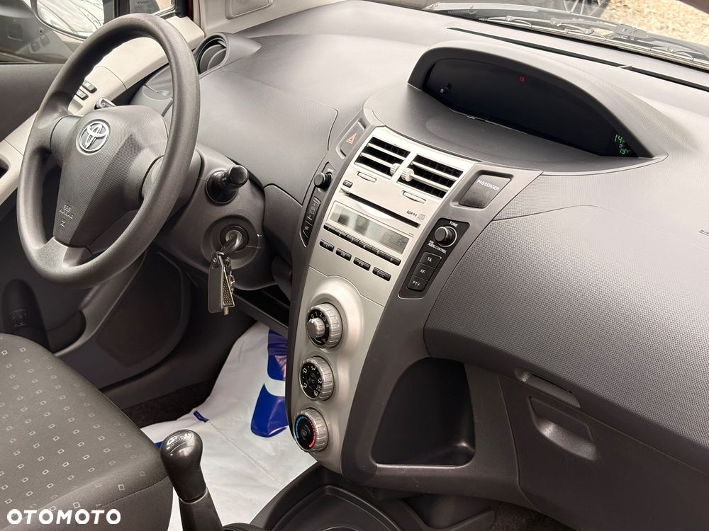 Toyota Yaris 1.3 Luna - 21