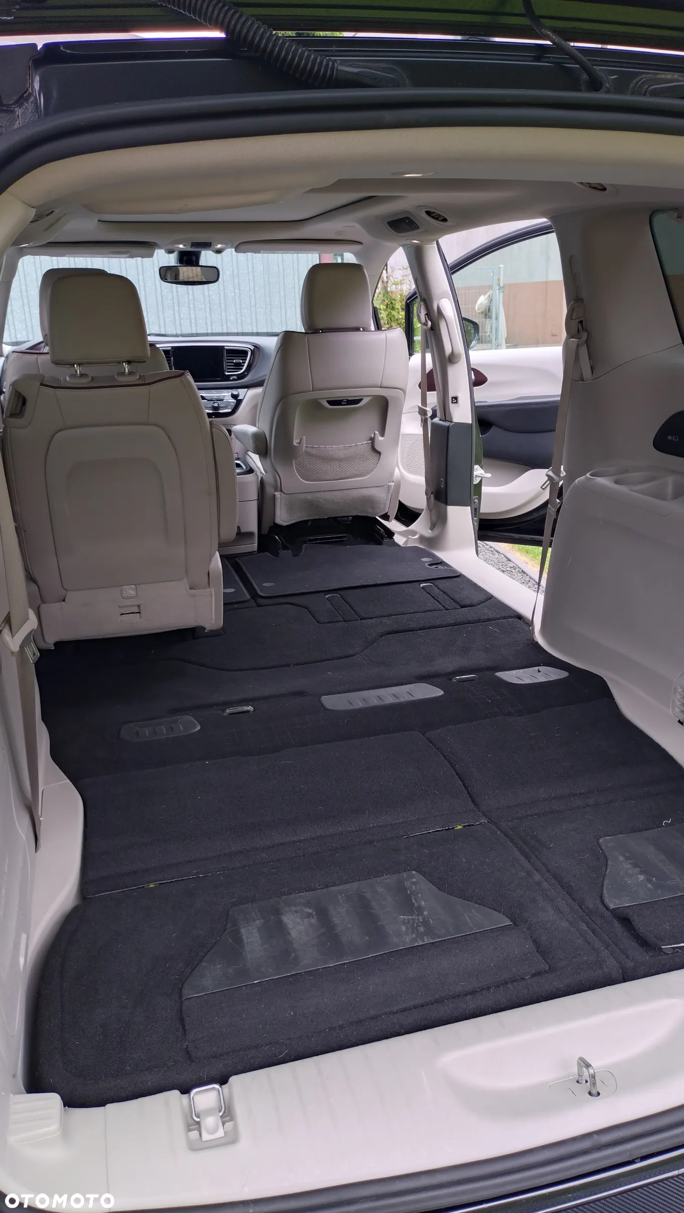 Chrysler Pacifica - 23