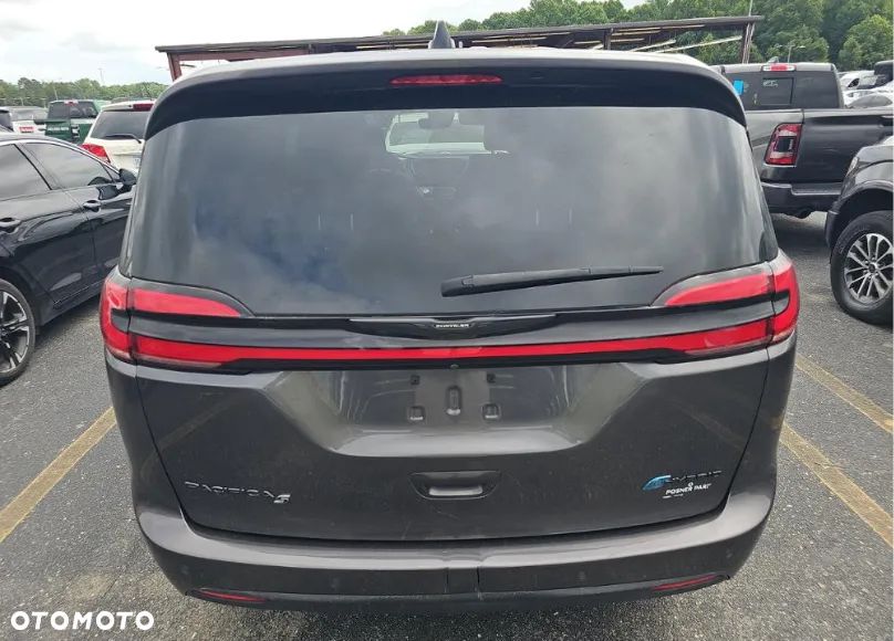 Chrysler Pacifica - 6