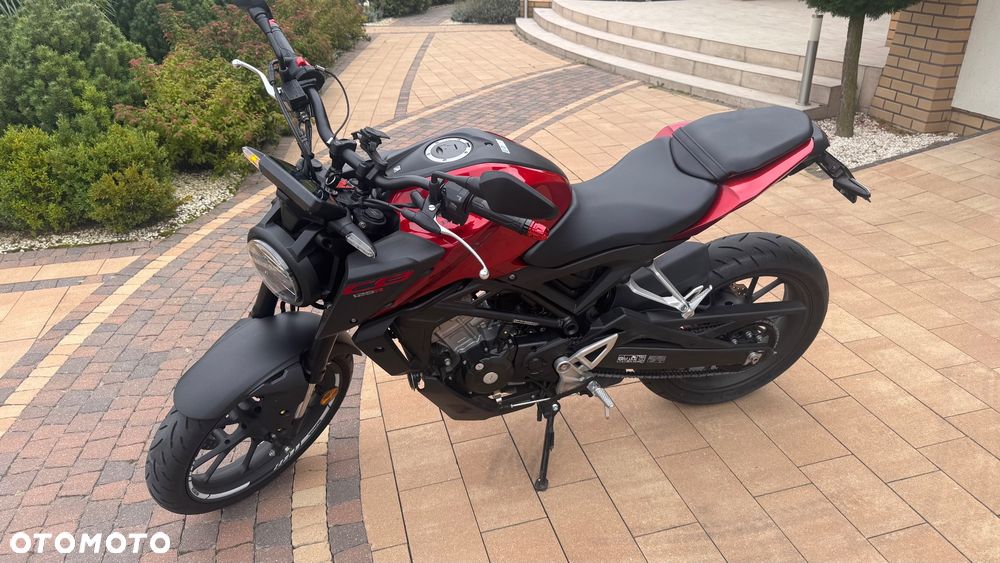 Honda CB - 1