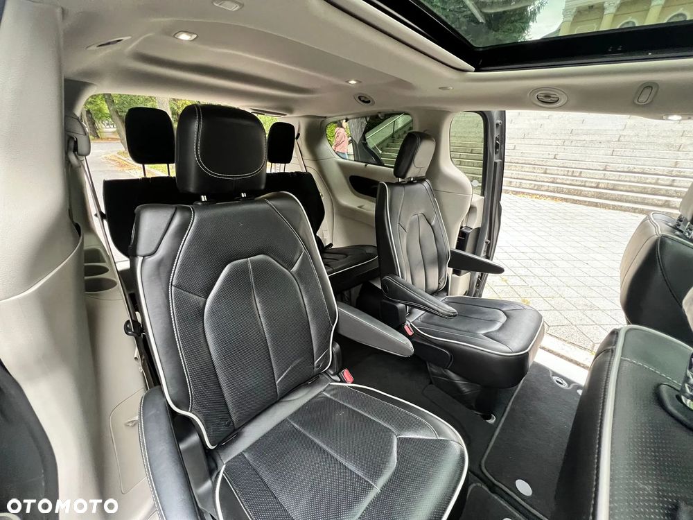 Chrysler Pacifica - 22