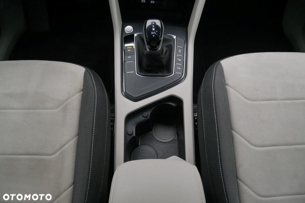 Volkswagen Tiguan - 11