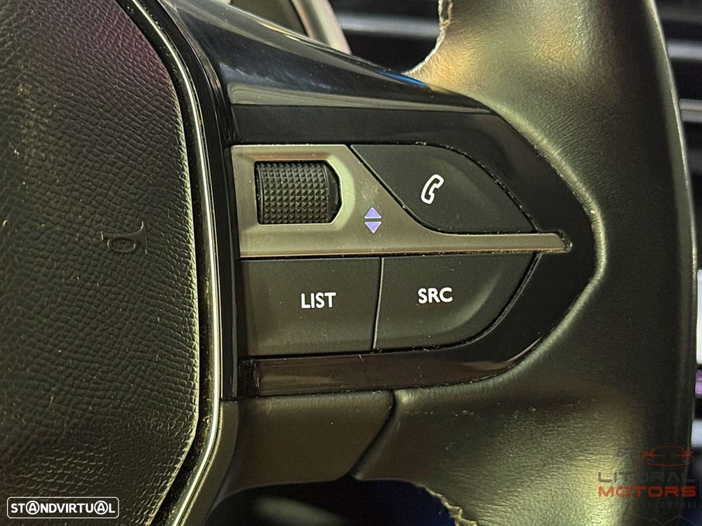 Peugeot 3008 1.2 PureTech Allure Pack EAT8 - 26
