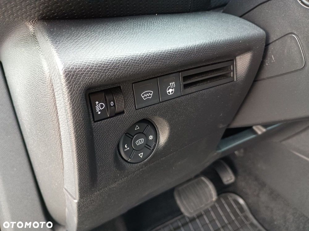 Citroën C4 1.2 PureTech Max S&S EAT8 - 19