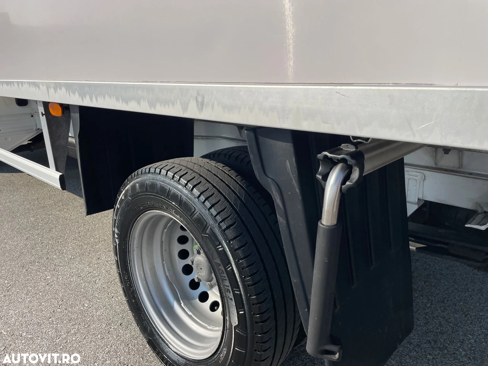 Mercedes-Benz Sprinter - 24
