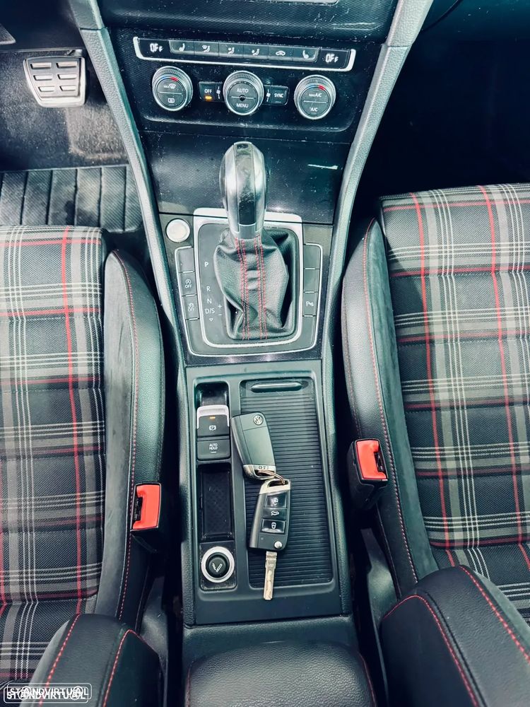 VW Golf GTI Performance BlueMotion DSG - 16