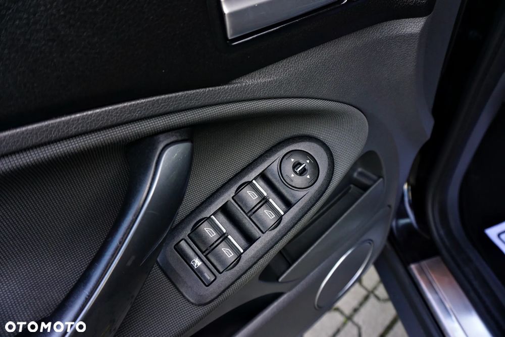 Ford Kuga 2.5 Trend EU5 - 32