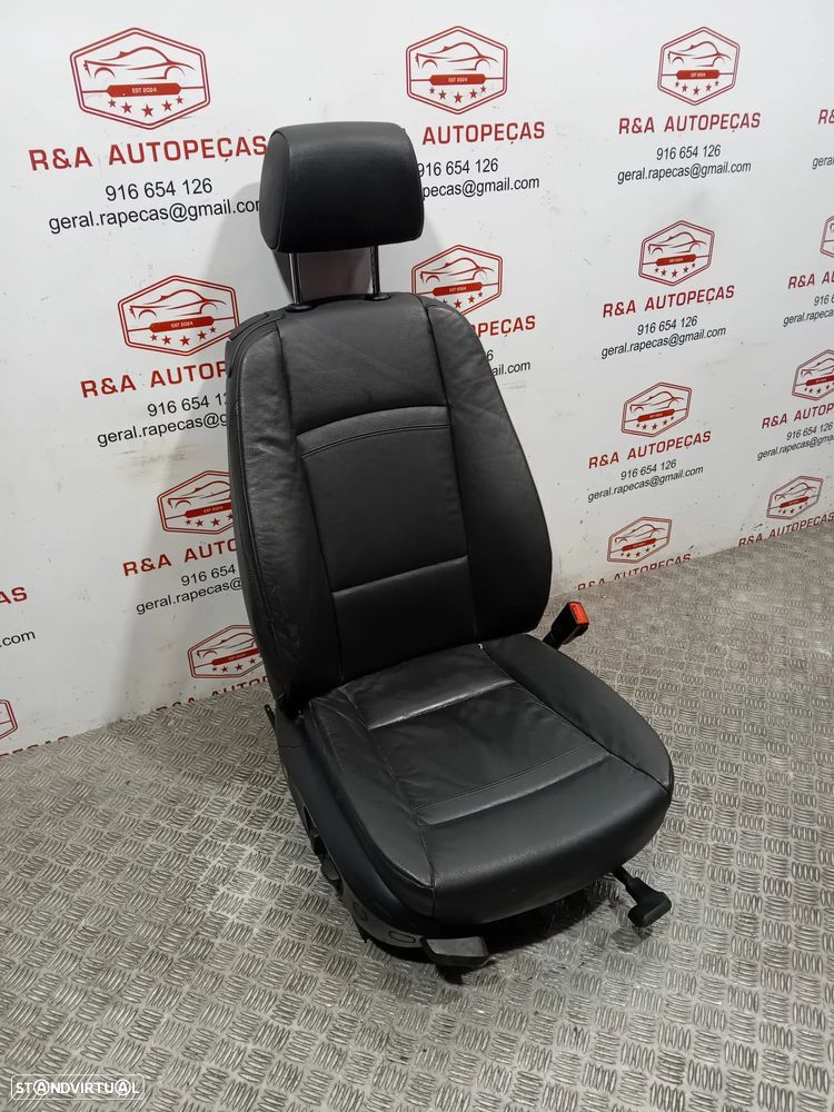 Conjunto de Bancos BMW Série 3 E92 em Pele Original - 14