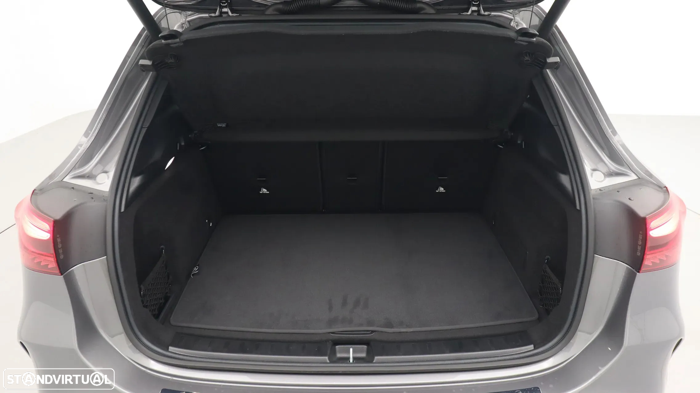 Mercedes-Benz GLA 180 d AMG Line - 28