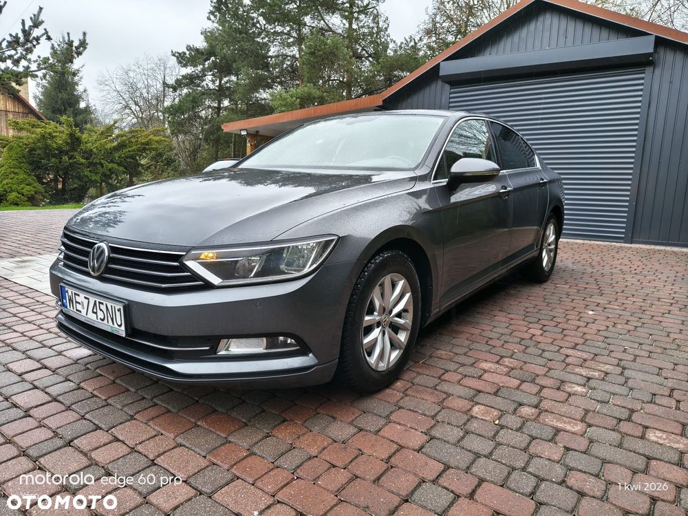 Volkswagen Passat - 1