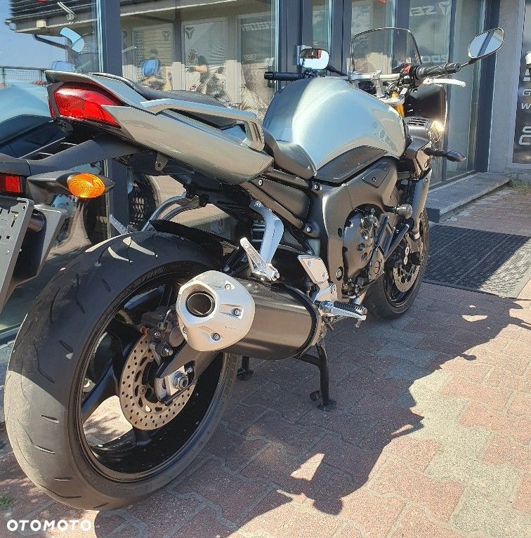 Yamaha FZ - 32