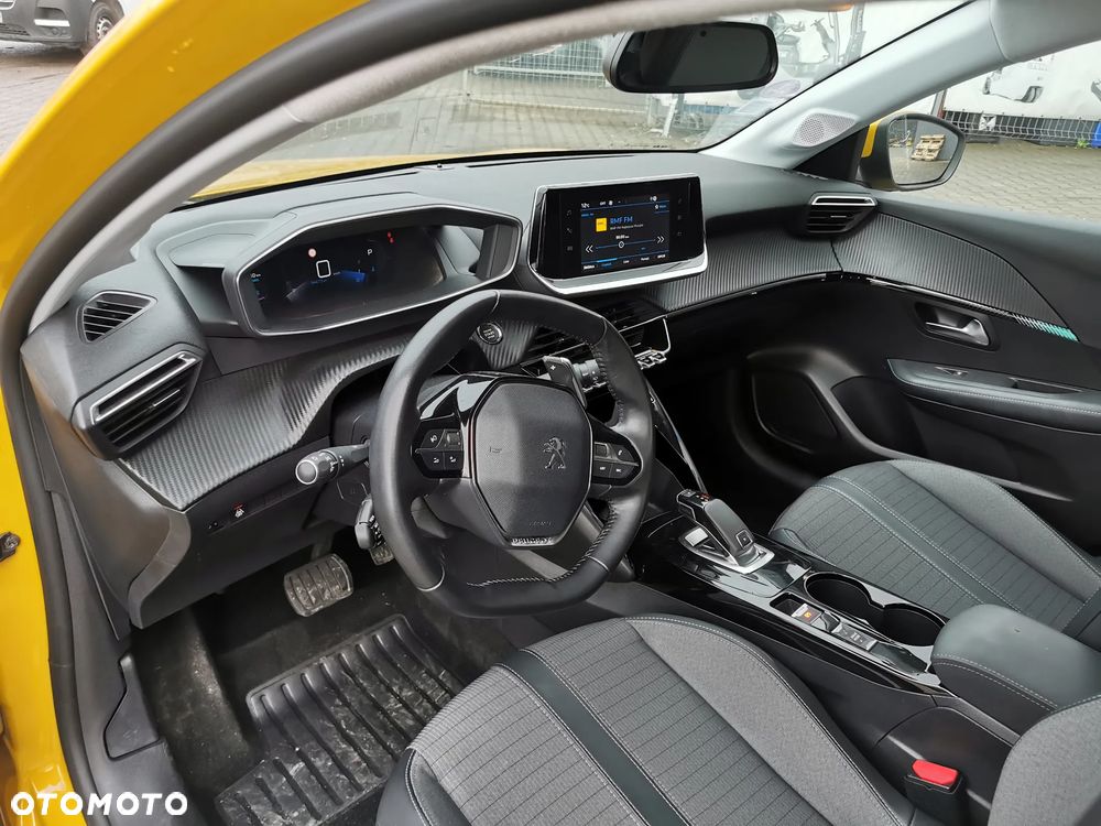 Peugeot 208 PureTech 100 EAT8 Allure - 27