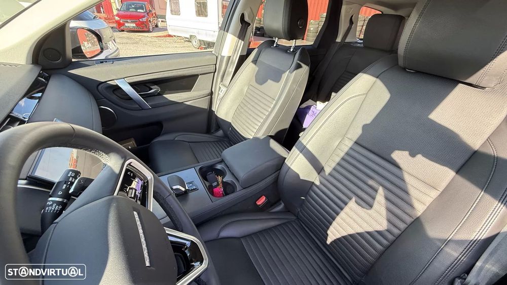 Land Rover Discovery Sport 1.5 I3 P270e AWD Dynamic SE - 24