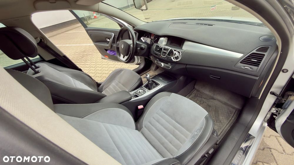 Renault Laguna dCi 150 FAP GT - 22