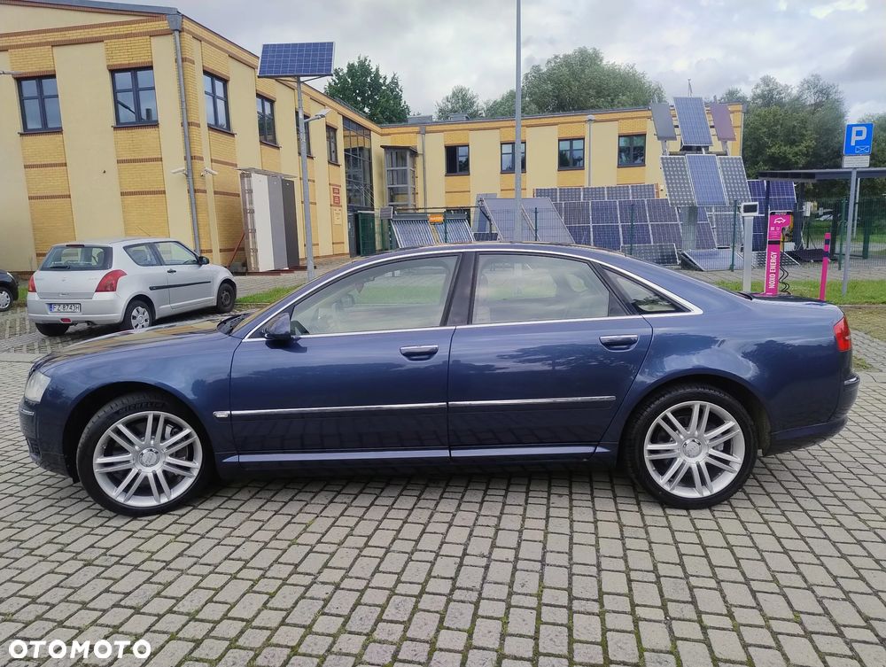 Audi A8 4.2 Quattro - 6