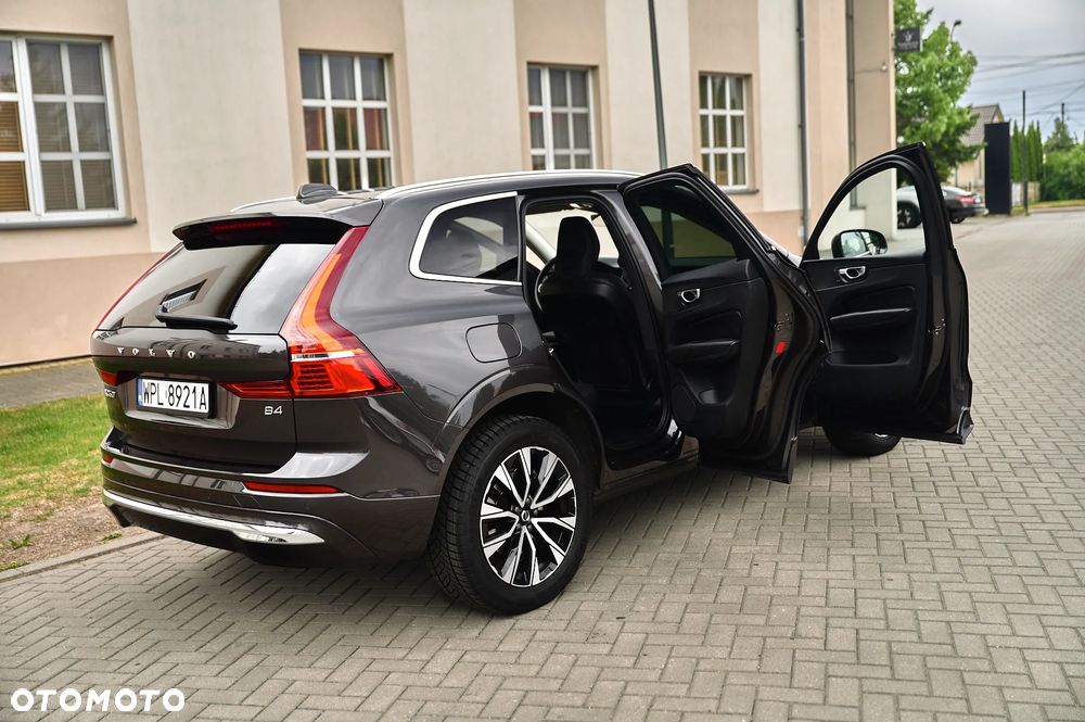 Volvo XC 60 B4 D Plus Bright - 17