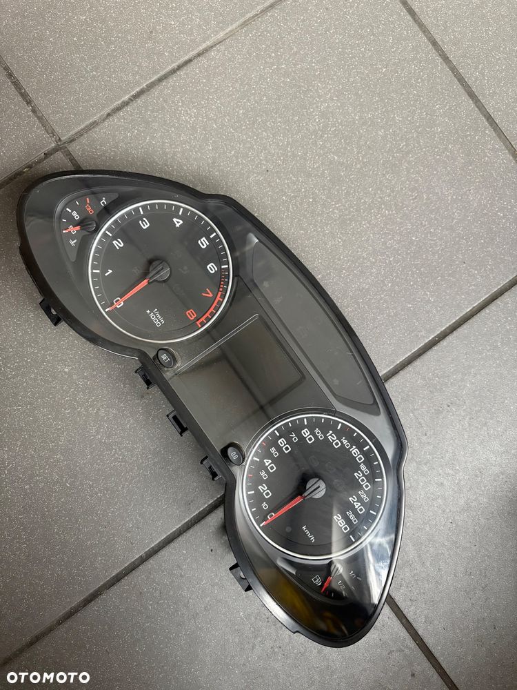Licznik Audi Q5 2.0 TSI 8R0 920 930A - 1