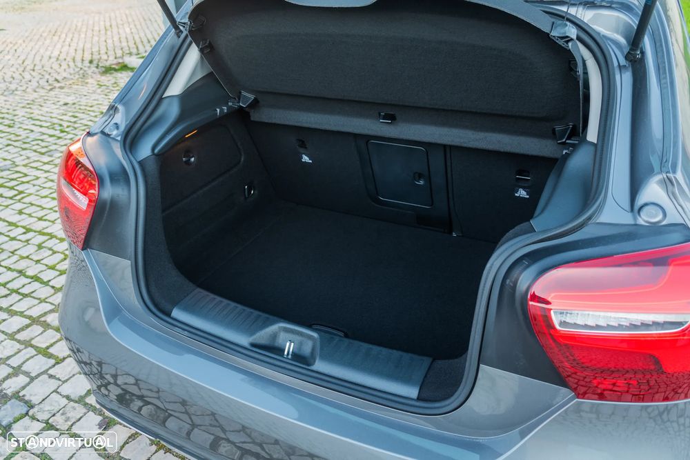 Mercedes-Benz A 180 d Urban - 14