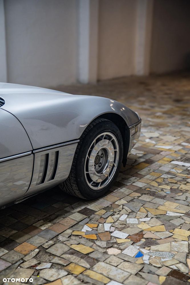 Chevrolet Corvette - 7