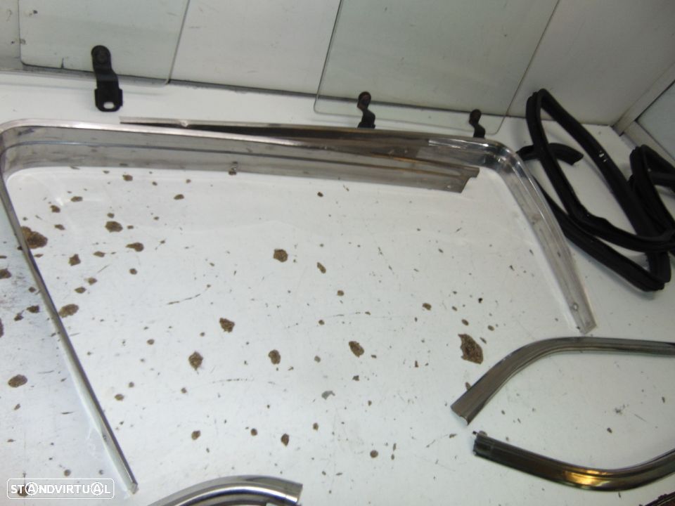 Datsun 120y carrinha vidros de trás laterais - 3