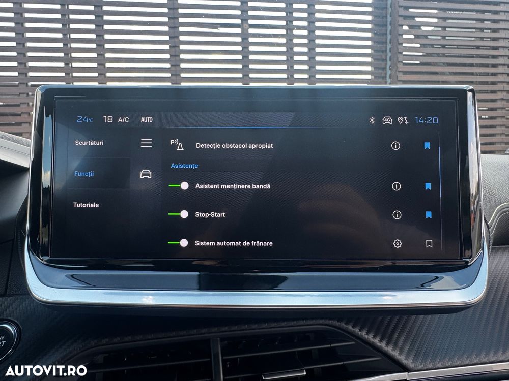 Peugeot 2008 PureTech 130 EAT8 GT - 32