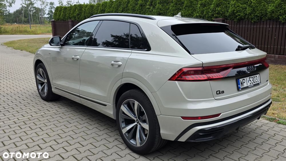 Audi Q8 - 8