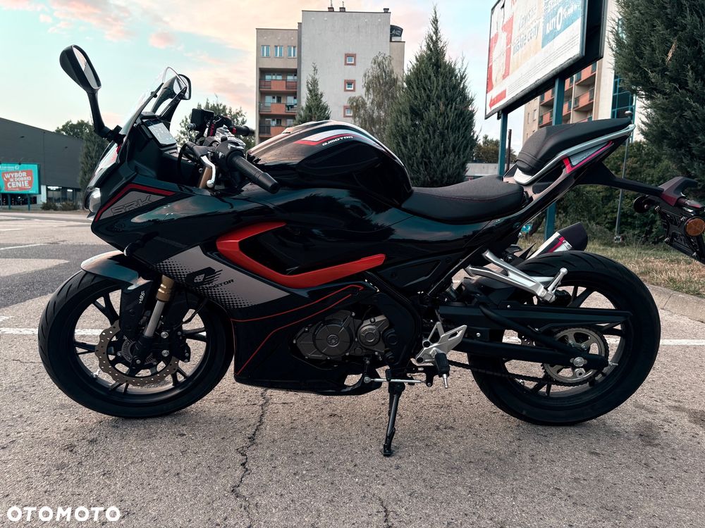 QJMOTOR SRK 125R - 8