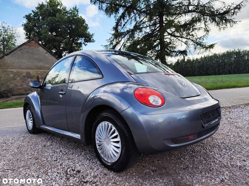 Volkswagen New Beetle - 3