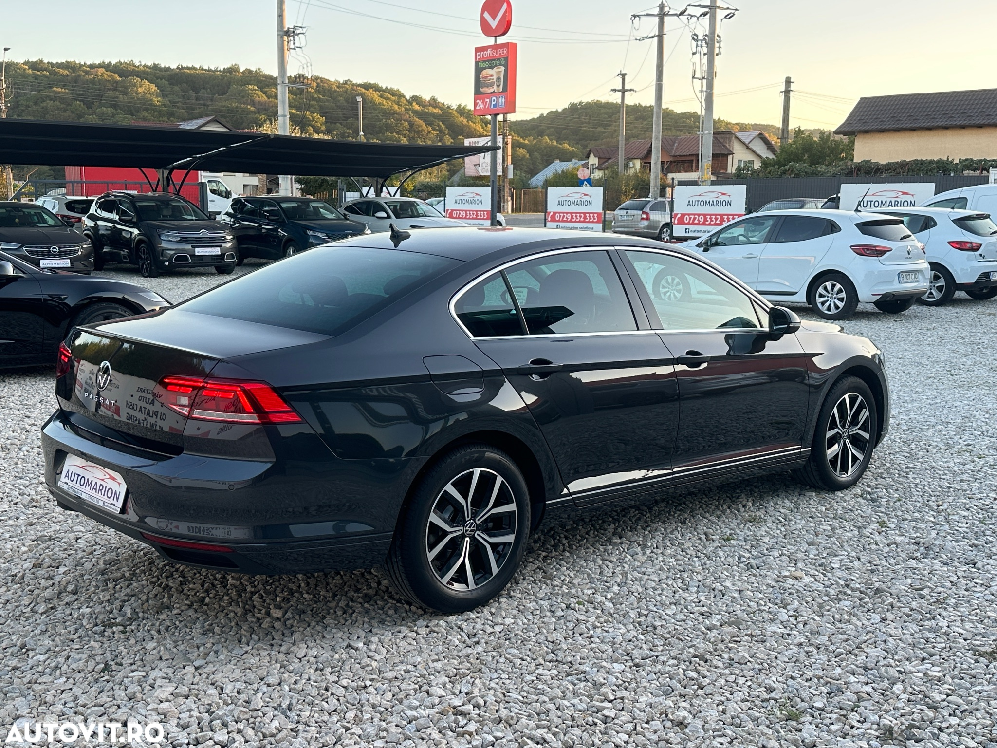 Volkswagen Passat - 11