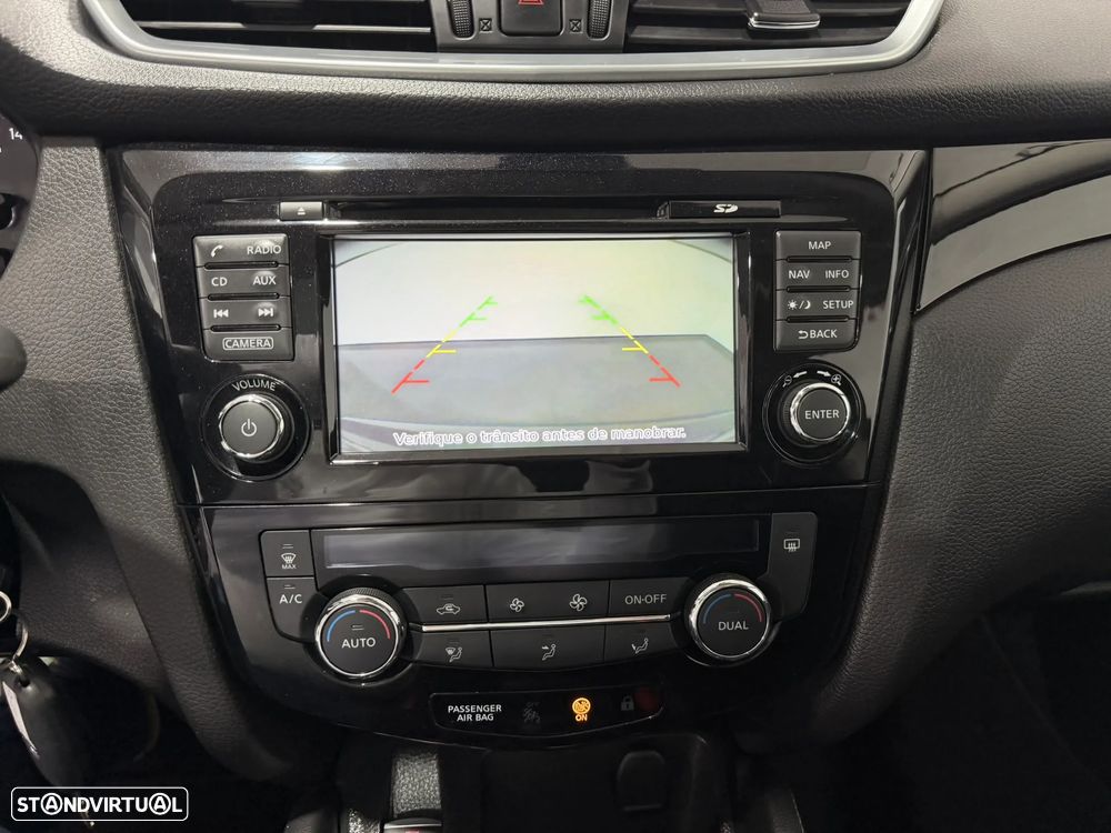 Nissan Qashqai 1.5 dCi N-Connecta - 27