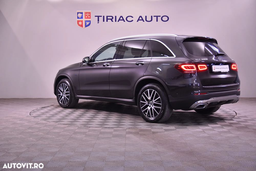 Mercedes-Benz GLC 300 e 4Matic 9G-TRONIC - 3