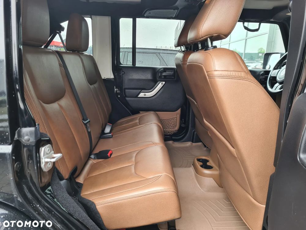 Jeep Wrangler 3.6 Unlim Sahara - 15